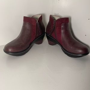 JBU by Jambu merlot booties